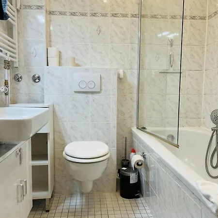 Central And Spacious Apartment For 6 * Reinbek